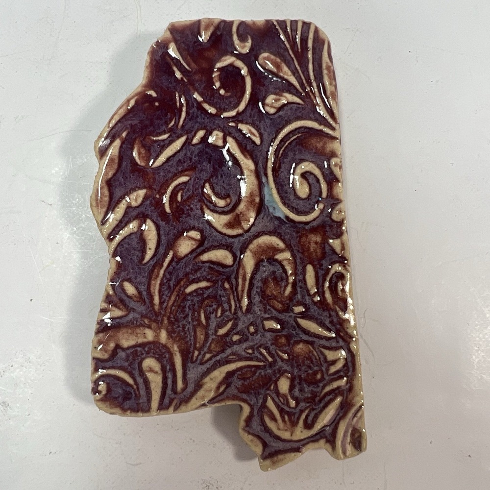 Unbranded Mississippi State Ceramic Magnet OS Brown Excellent Scroll Pattern